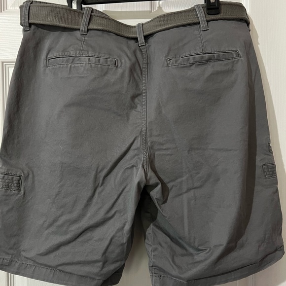 Mens cargo shorts 10” inseam - Picture 2 of 2
